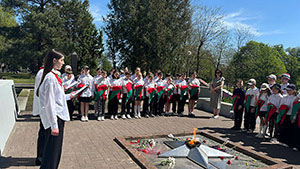  vspace=
